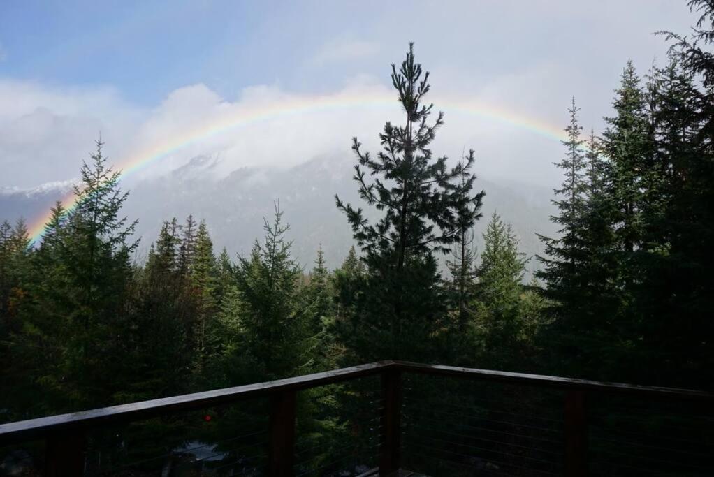 Hot Tub Cool Views: Roaring Creek Cabin Leavenworth Exteriör bild