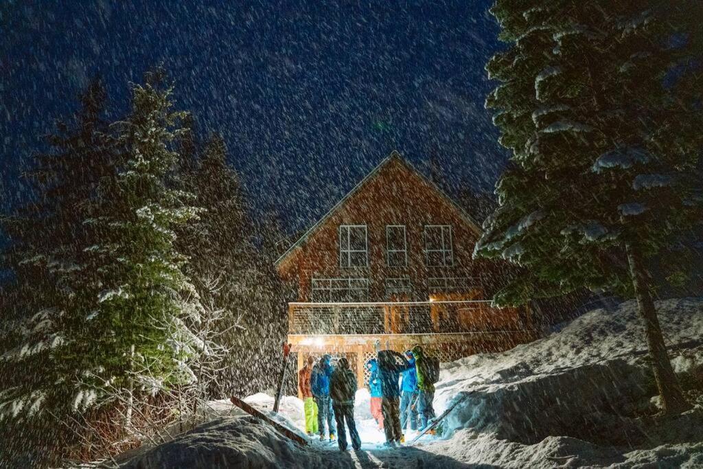Hot Tub Cool Views: Roaring Creek Cabin Leavenworth Exteriör bild