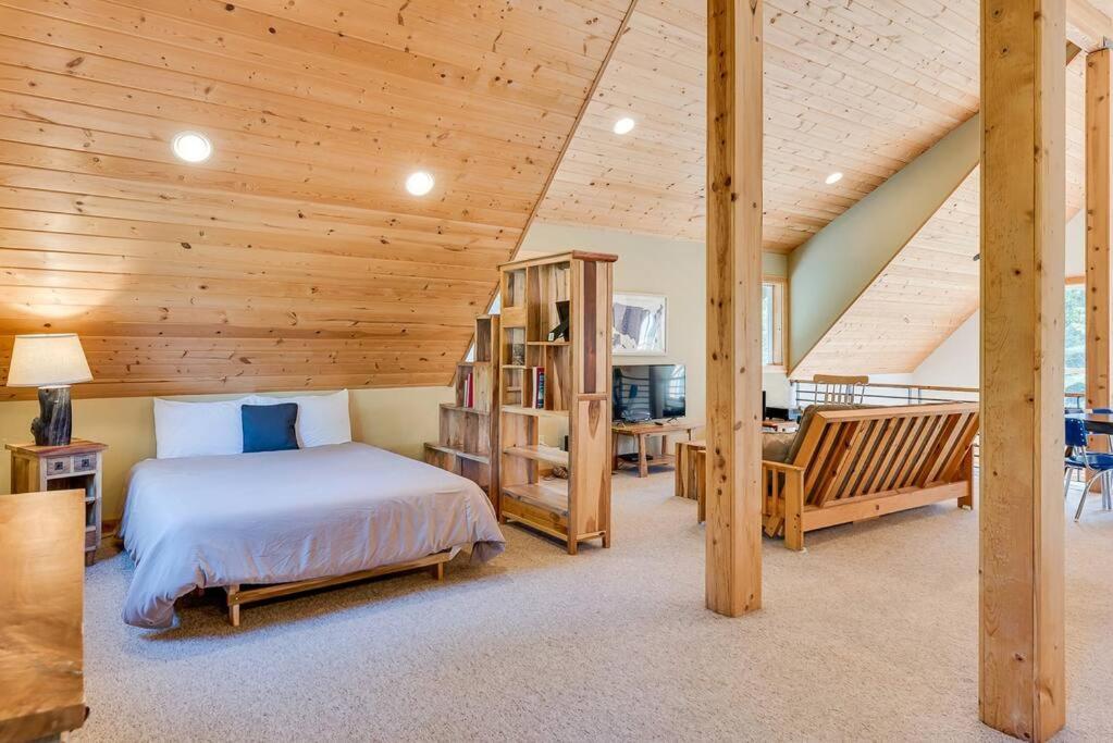 Hot Tub Cool Views: Roaring Creek Cabin Leavenworth Exteriör bild