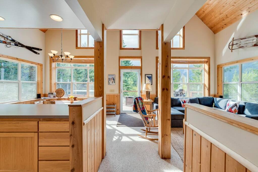 Hot Tub Cool Views: Roaring Creek Cabin Leavenworth Exteriör bild